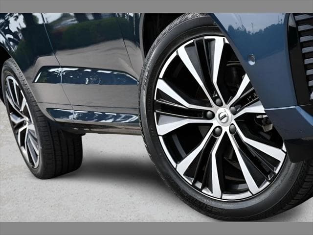 2024 Volvo XC60 SUV in Denim Blue Metallic thumbnail 11