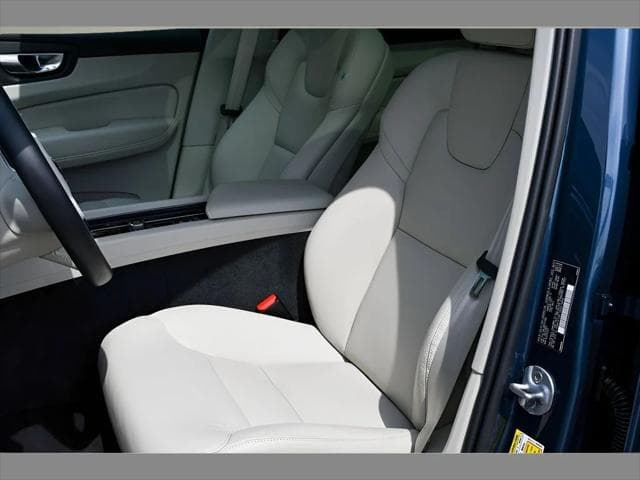 2024 Volvo XC60 SUV in Denim Blue Metallic thumbnail 14