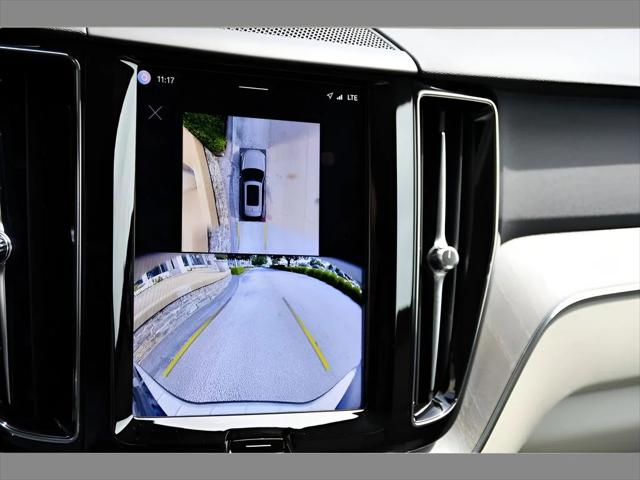 2024 Volvo XC60 SUV in Denim Blue Metallic thumbnail 23