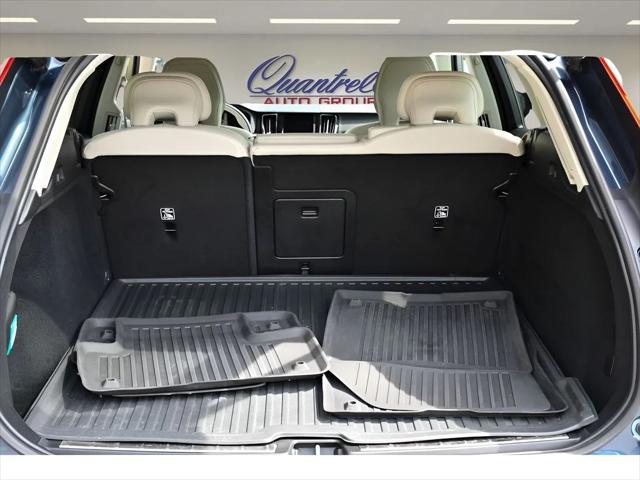 2024 Volvo XC60 SUV in Denim Blue Metallic thumbnail 24
