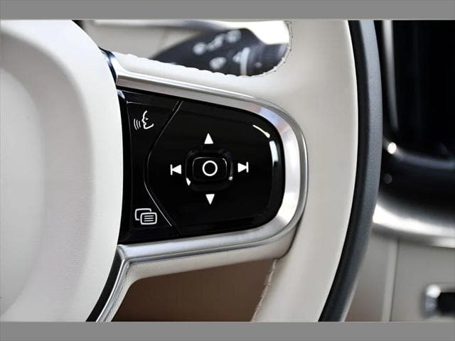 2024 Volvo XC60 SUV in Denim Blue Metallic thumbnail 36