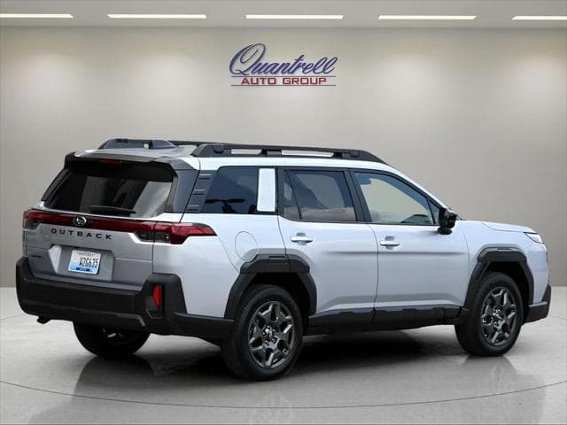 2026 Subaru Outback SUV in Ice Silver Metallic thumbnail 4