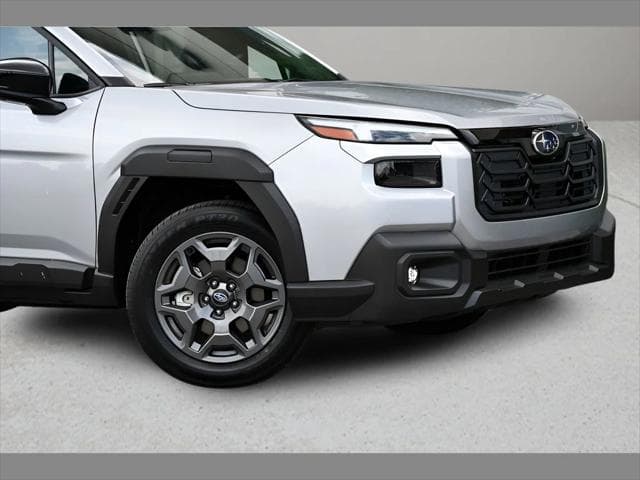 2026 Subaru Outback SUV in Ice Silver Metallic thumbnail 10