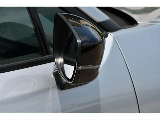2026 Subaru Outback SUV in Ice Silver Metallic thumbnail 28