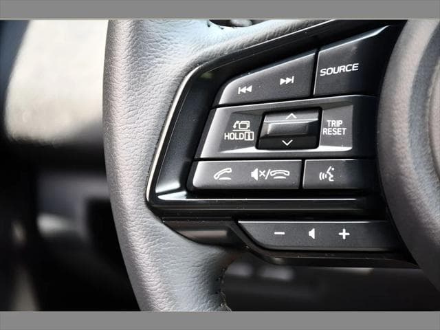 2026 Subaru Outback SUV in Ice Silver Metallic thumbnail 32