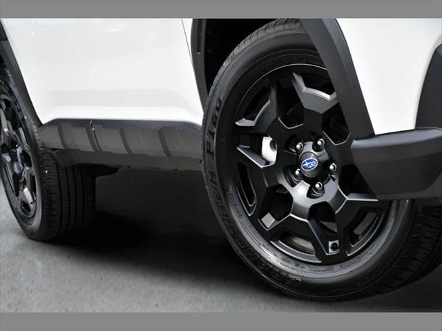 2026 Subaru Outback SUV in Crystal White Pearl thumbnail 11