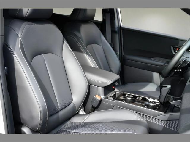 2026 Subaru Outback SUV in Crystal White Pearl thumbnail 30