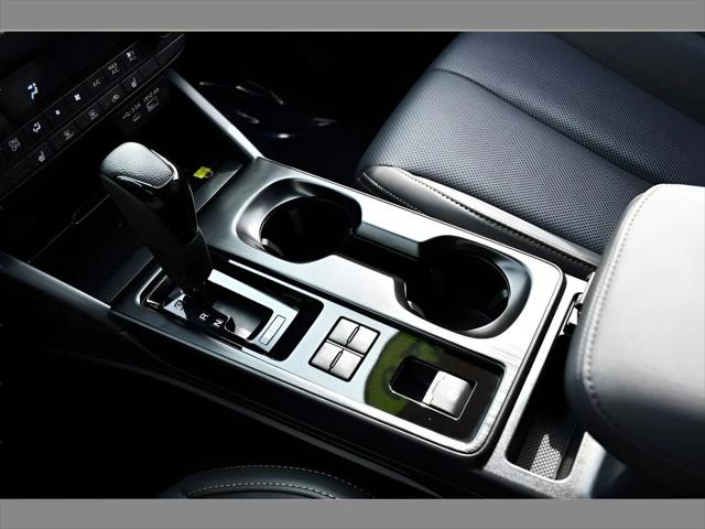 2026 Subaru Outback SUV in Crystal White Pearl thumbnail 36
