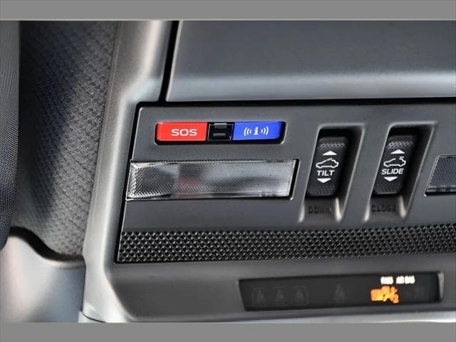 2026 Subaru Outback SUV in Crystal White Pearl thumbnail 38