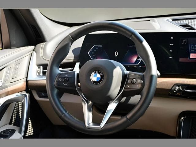 2025 BMW X1 SUV in Green thumbnail 17