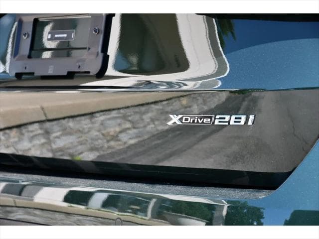 2025 BMW X1 SUV in Green thumbnail 26