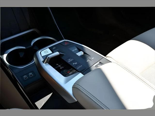 2025 BMW X1 SUV in Green thumbnail 34