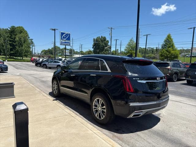 2023 Cadillac XT5 SUV in Stellar Black Metallic thumbnail 5