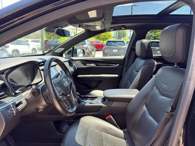 2023 Cadillac XT5 SUV in Stellar Black Metallic thumbnail 9