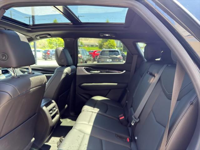 2023 Cadillac XT5 SUV in Stellar Black Metallic thumbnail 10