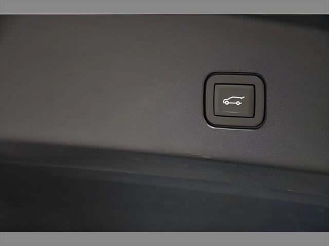 2026 Cadillac VISTIQ SUV in Stellar Black Metallic thumbnail 25