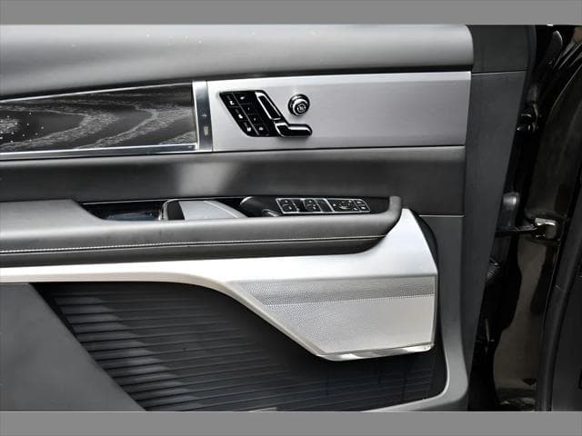 2026 Cadillac VISTIQ SUV in Stellar Black Metallic thumbnail 27