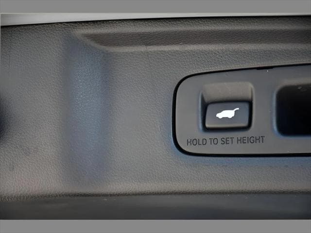 2025 Honda CR-V Hybrid SUV in Gray thumbnail 25