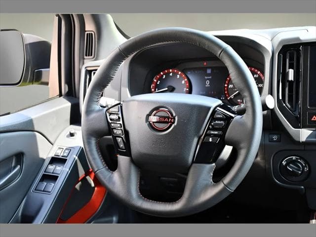 2026 Nissan Frontier Truck in Tactical Green Metallic thumbnail 17