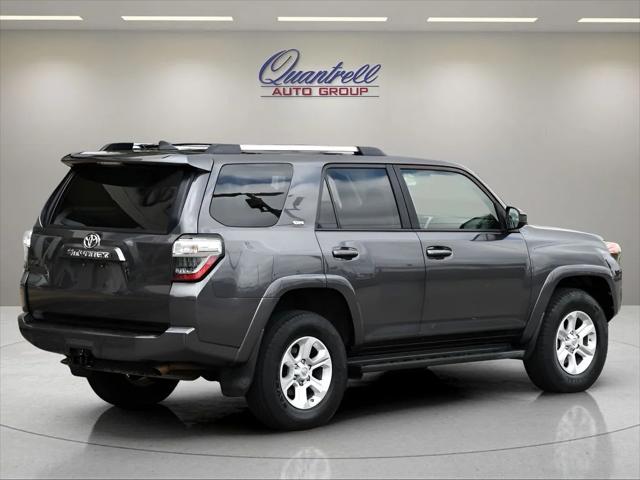 2021 Toyota 4Runner SUV in Magnetic Gray Metallic thumbnail 4