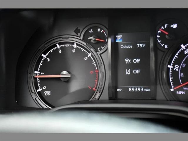 2021 Toyota 4Runner SUV in Magnetic Gray Metallic thumbnail 18