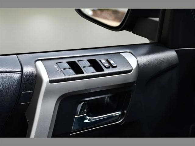 2021 Toyota 4Runner SUV in Magnetic Gray Metallic thumbnail 24