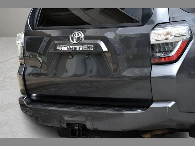 2021 Toyota 4Runner SUV in Magnetic Gray Metallic thumbnail 26