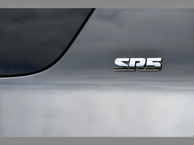 2021 Toyota 4Runner SUV in Magnetic Gray Metallic thumbnail 28