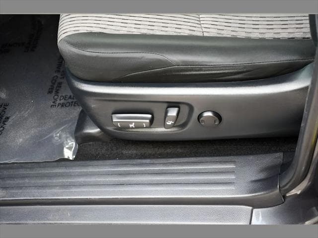 2021 Toyota 4Runner SUV in Magnetic Gray Metallic thumbnail 32