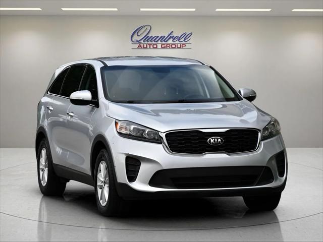2019 Kia Sorento SUV in Sparkling Silver thumbnail 2