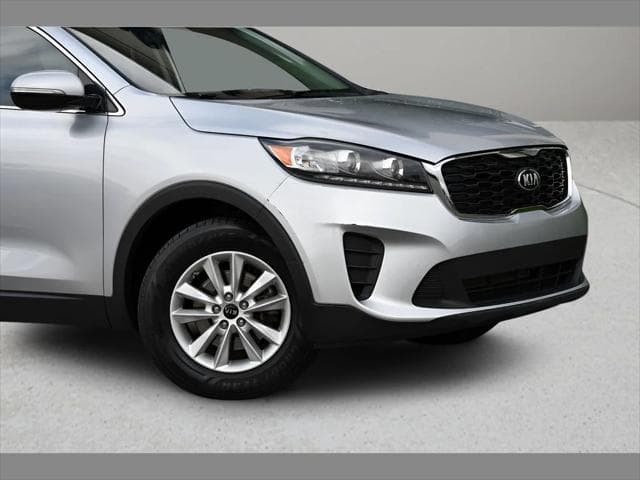 2019 Kia Sorento SUV in Sparkling Silver thumbnail 10