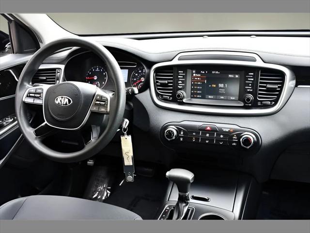 2019 Kia Sorento SUV in Sparkling Silver thumbnail 17