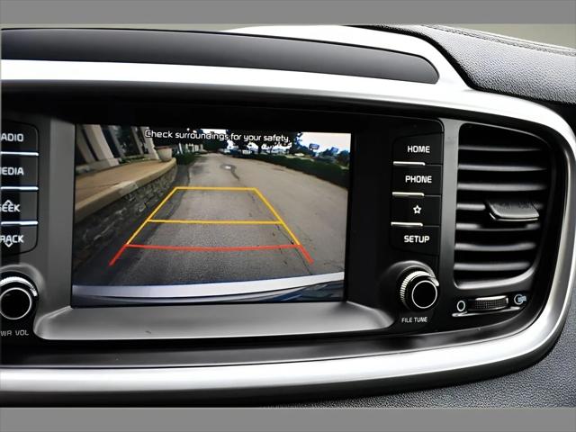 2019 Kia Sorento SUV in Sparkling Silver thumbnail 20