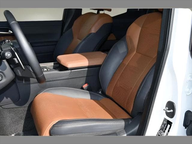 2024 Lexus GX 550 SUV in Eminent White Pearl thumbnail 14