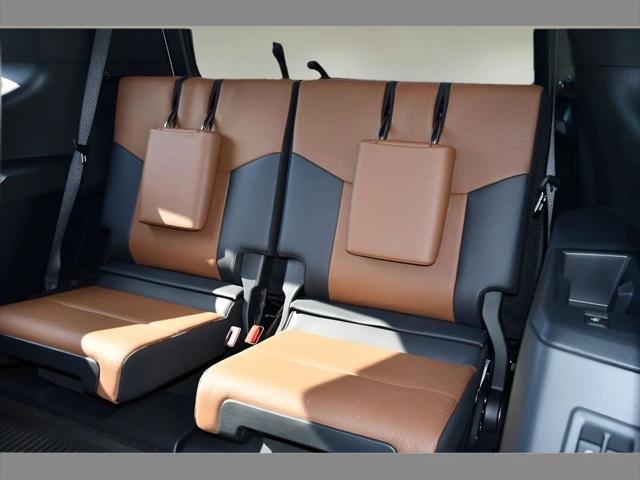 2024 Lexus GX 550 SUV in Eminent White Pearl thumbnail 17