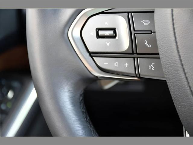 2024 Lexus GX 550 SUV in Eminent White Pearl thumbnail 35