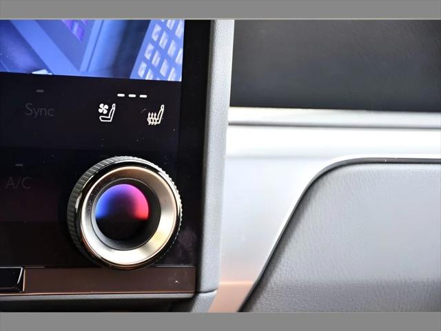 2024 Lexus GX 550 SUV in Eminent White Pearl - Image 39