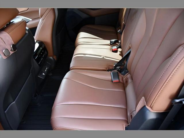 2024 Acura MDX SUV in Platinum White Pearl thumbnail 15