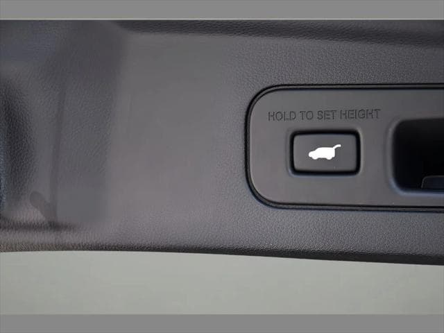 2024 Acura MDX SUV in Platinum White Pearl thumbnail 24