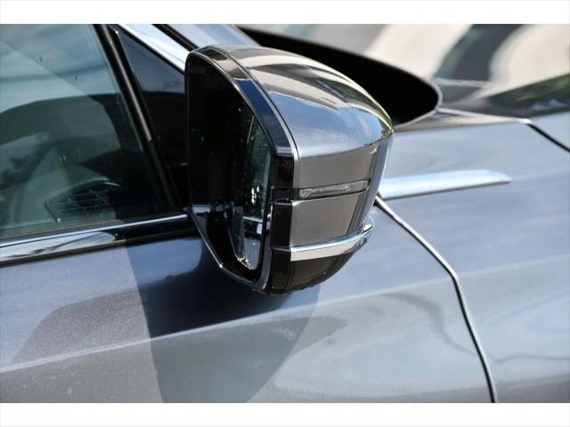 2024 Acura MDX SUV in Platinum White Pearl thumbnail 30