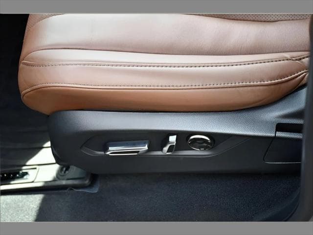 2024 Acura MDX SUV in Platinum White Pearl thumbnail 34