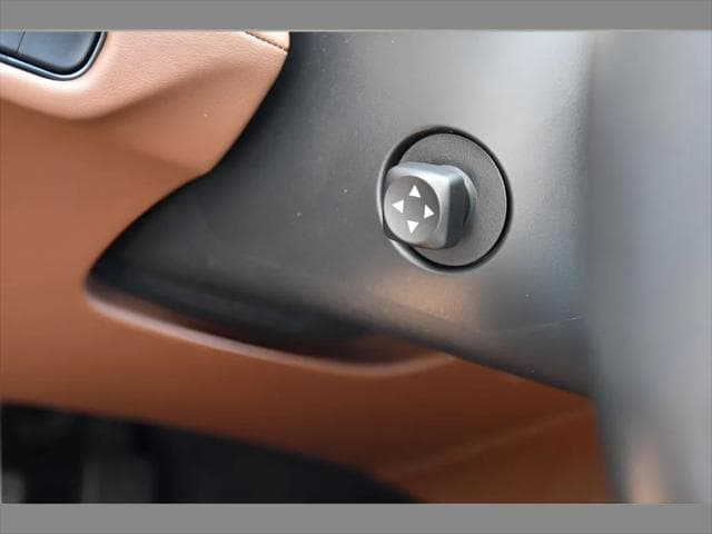 2024 Acura MDX SUV in Platinum White Pearl thumbnail 35