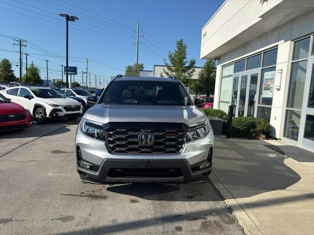 2022 Honda Passport SUV in Lunar Silver Metallic thumbnail 8
