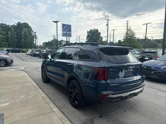 2024 Kia Sorento SUV in Midnight Lake Blue thumbnail 5