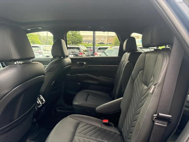 2024 Kia Sorento SUV in Midnight Lake Blue thumbnail 10