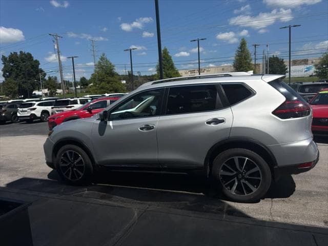 2020 Nissan Rogue SUV in Brilliant Silver Metallic thumbnail 6