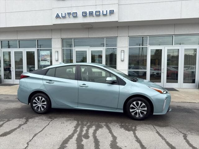 2019 Toyota Prius Hatchback in Sea Glass Pearl thumbnail 8