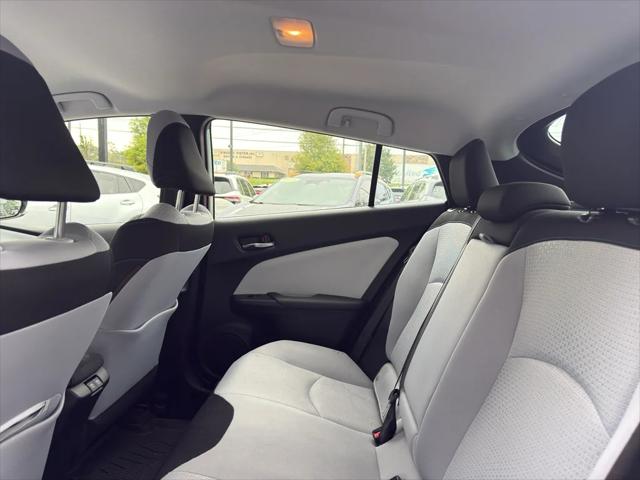 2019 Toyota Prius Hatchback in Sea Glass Pearl thumbnail 10