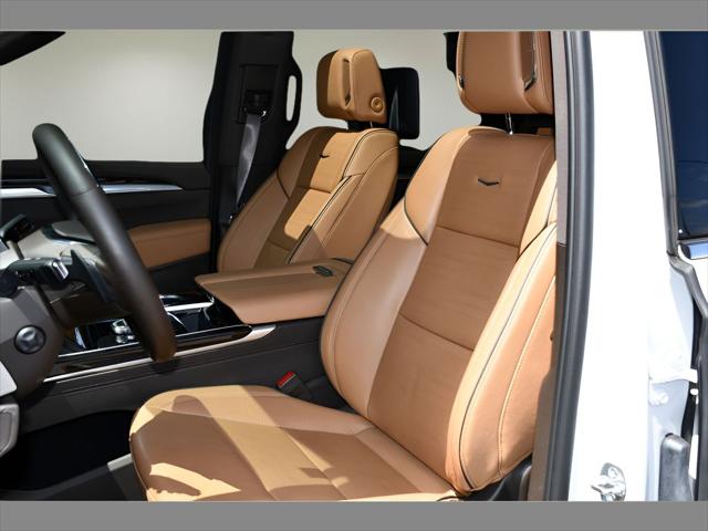 2025 Cadillac Escalade ESV SUV in Crystal White Tricoat thumbnail 14