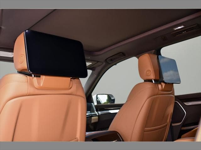 2025 Cadillac Escalade ESV SUV in Crystal White Tricoat thumbnail 16